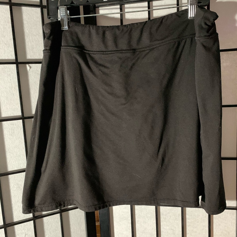 Black skort